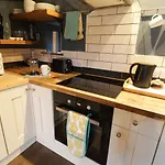 Holiday home Cedar View